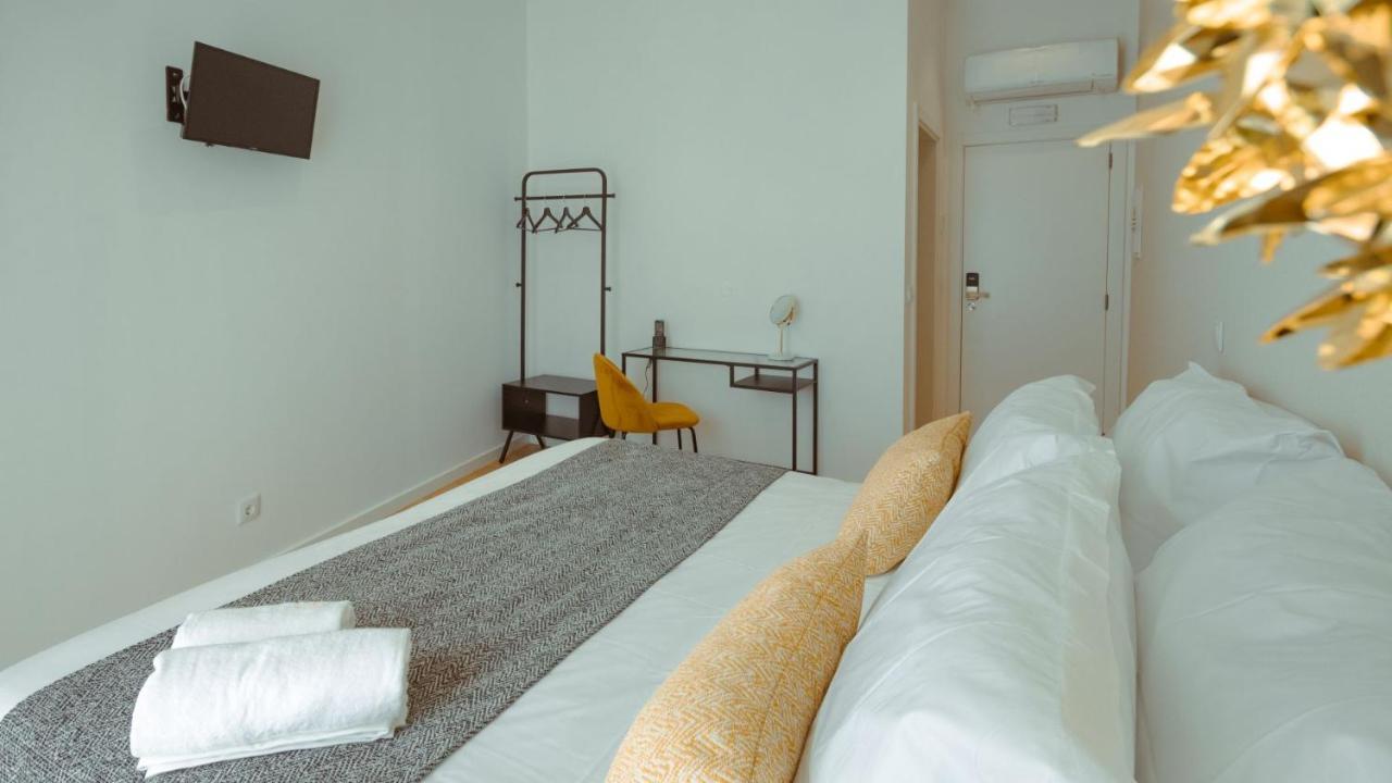 Pedra De Sal - Hostel & Suites Rio Maior Buitenkant foto